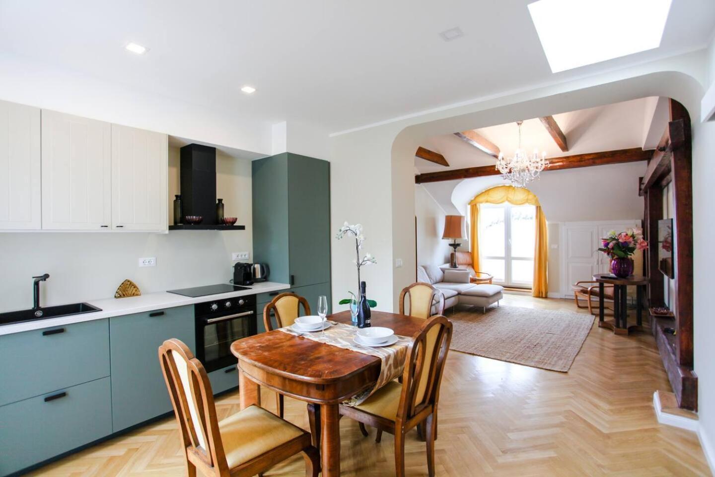 Apartment Charles Bridge Unique Maisonette Prag