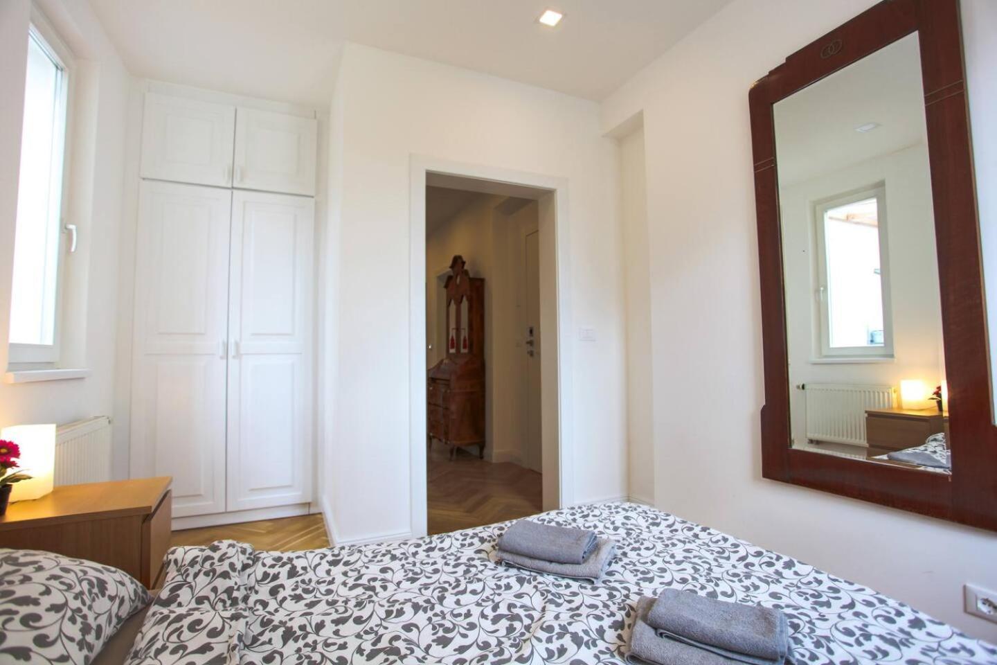 Charles Bridge Unique Maisonette